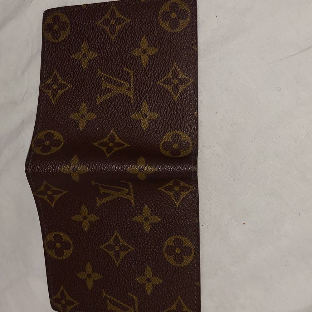 Authentic Louis Vuitton - Men’s LV Canvas Monogram Bifold Wallet - Picture 4 of 11